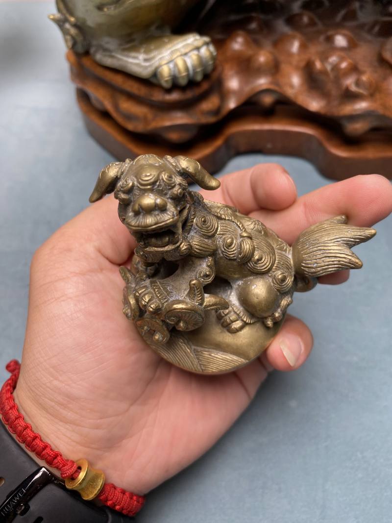 清 铜狮子戏球香薰 - 图16