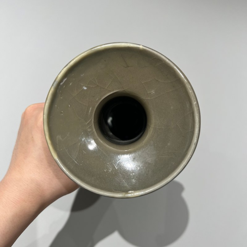 明代 龙泉窑青釉摩羯耳盘口瓶 - 图6