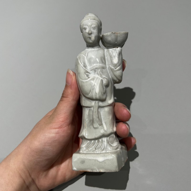 明代 青白釉仕女塑像一对 - 图15