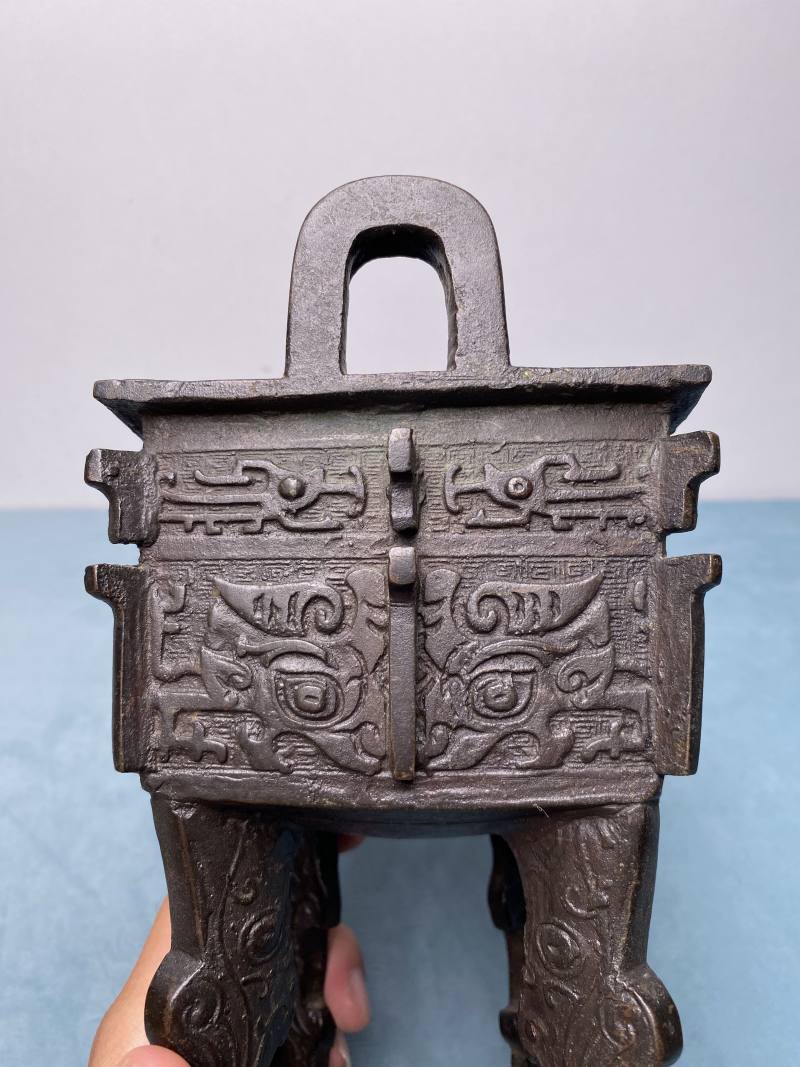 明 铜带铭文饕餮纹方鼎 - 图10