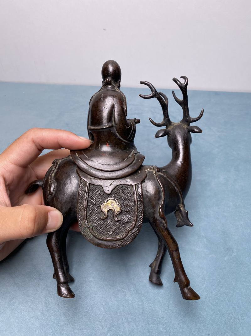 明 铜局部鎏金寿星骑鹿香薰 - 图13