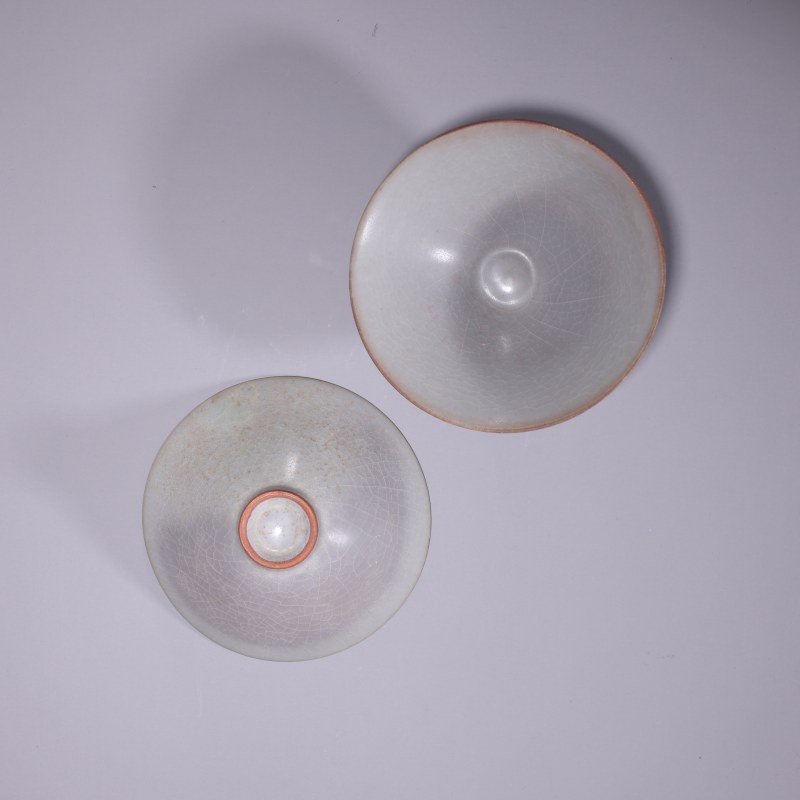 明代 龙泉窑粉青釉斗笠盏一对 - 图4
