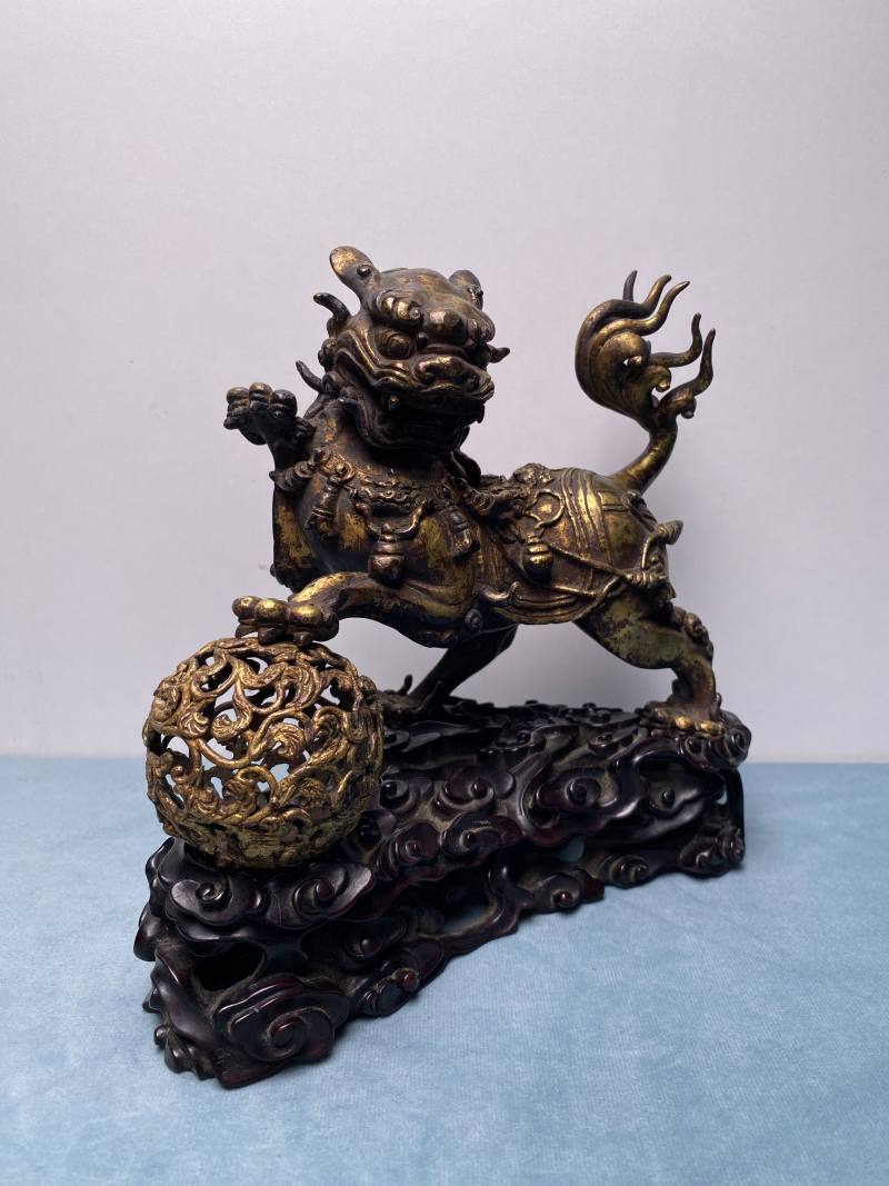 清 铜鎏金狮子戏球摆件 - 图8