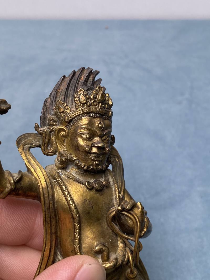 清乾隆 铜鎏金金刚手立像 - 图9