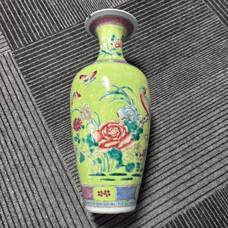 清晚期 绿地粉彩花鸟纹观音瓶 - 图8