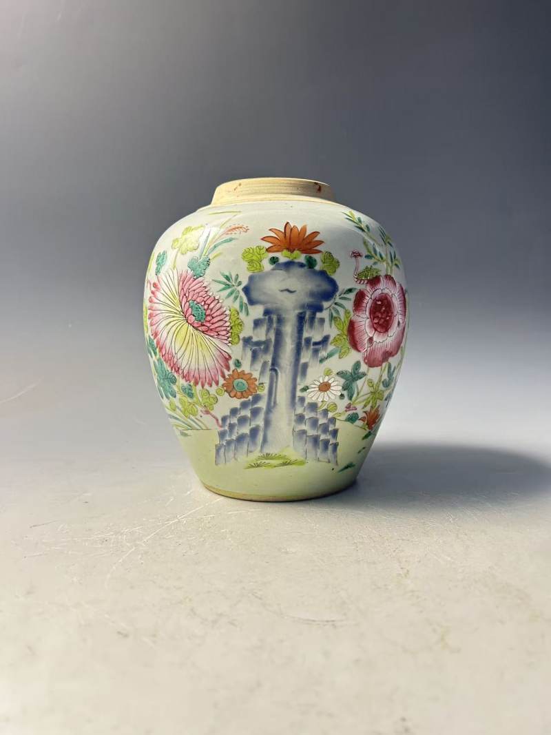 清雍正 粉彩罐