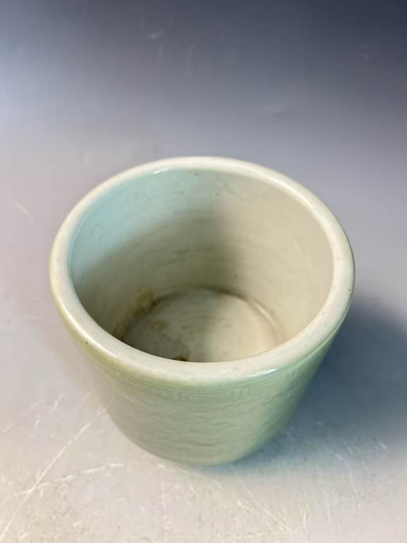 清中期 豆青釉暗刻花卉纹筒式炉 - 图5