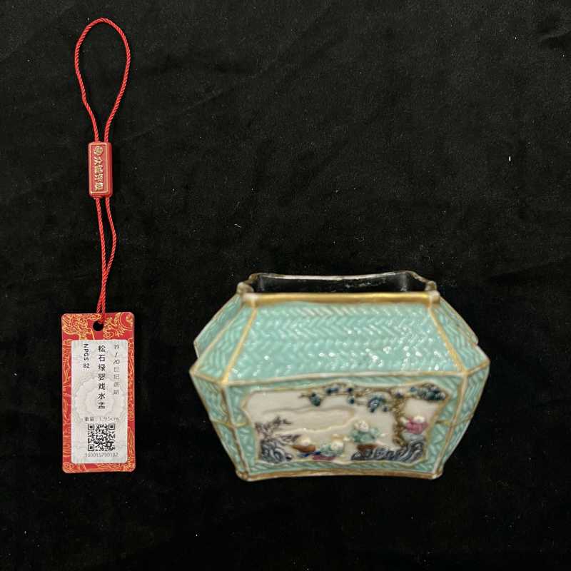 清 松石绿地开窗婴戏纹水盂 - 图7