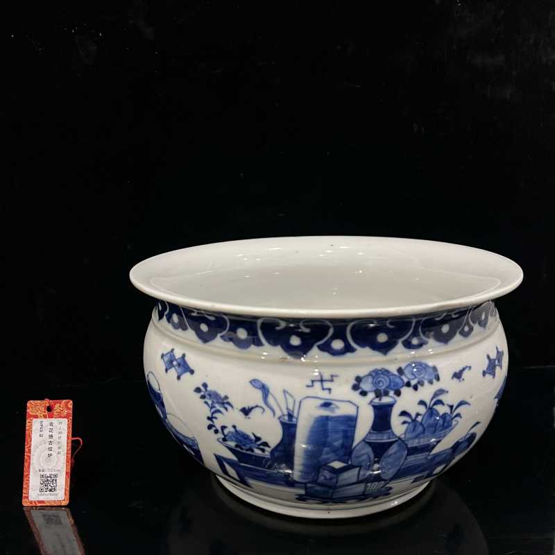 清 青花博古纹炉 - 图2