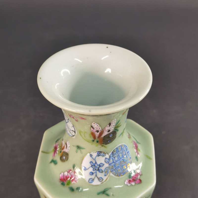 清中期 豆青釉青花粉彩花鸟纹瓶 - 图5