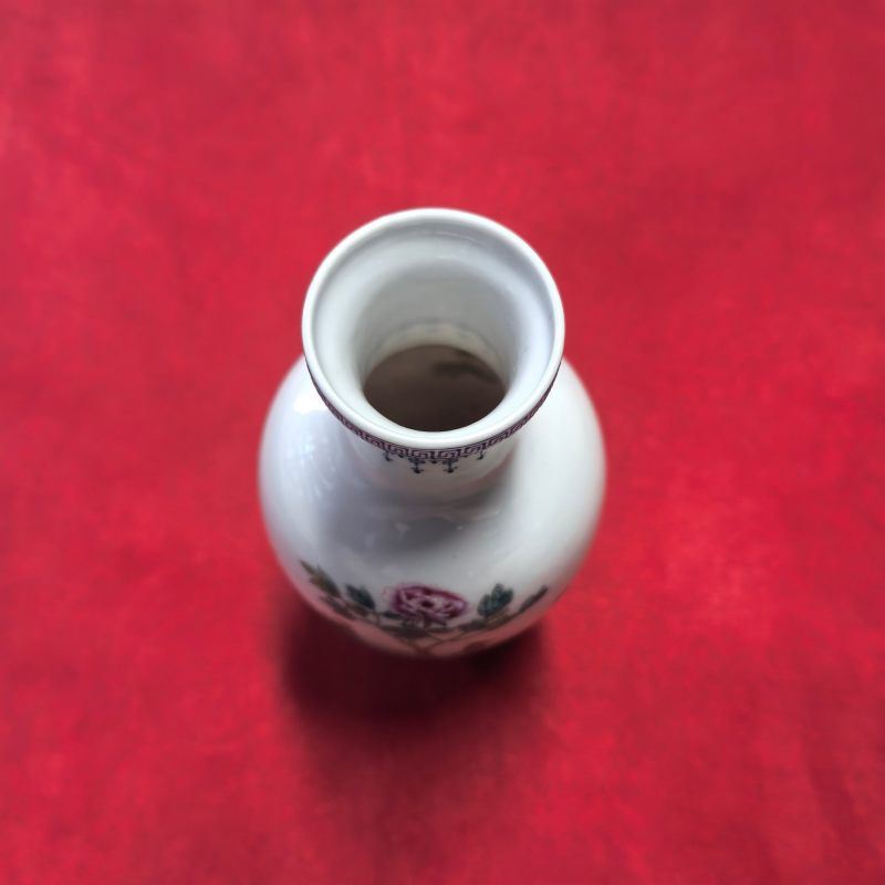 民国 仿珐琅彩雉鸡牡丹图瓶 - 图8
