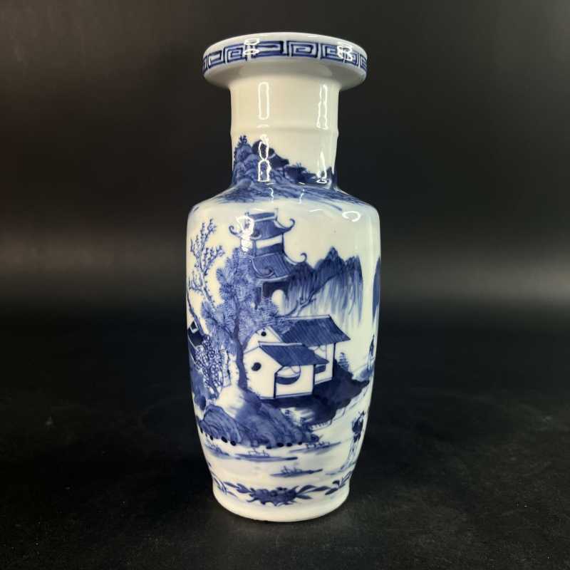 清 青花亭台楼阁山水人物纹棒槌瓶 - 图5