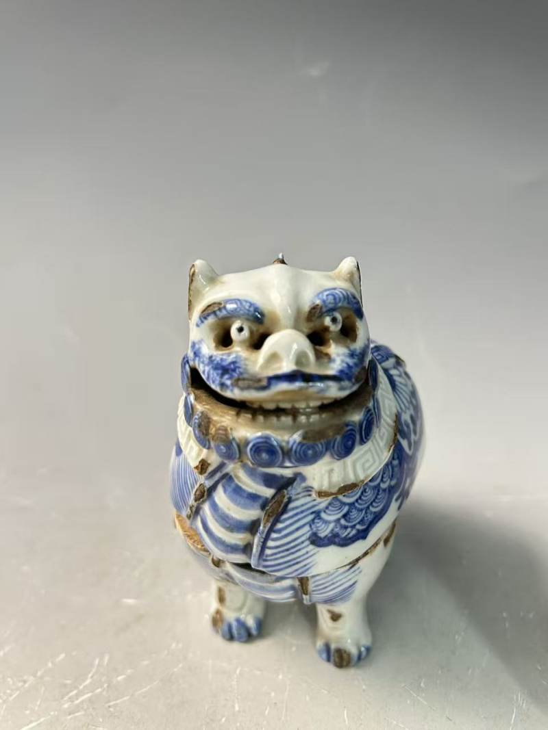 明天启 青花瑞兽香薰（日本老盒包） - 图1