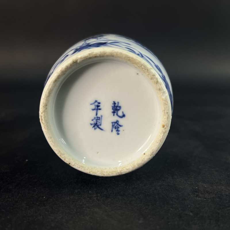 清 青花亭台楼阁山水人物纹棒槌瓶 - 图8