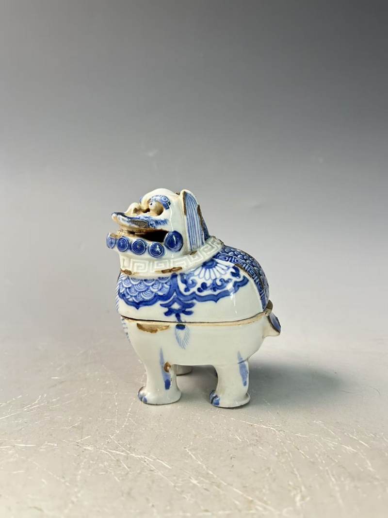 明天启 青花瑞兽香薰（日本老盒包） - 图2