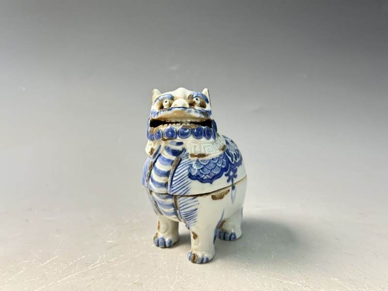 明天启 青花瑞兽香薰（日本老盒包） - 图3