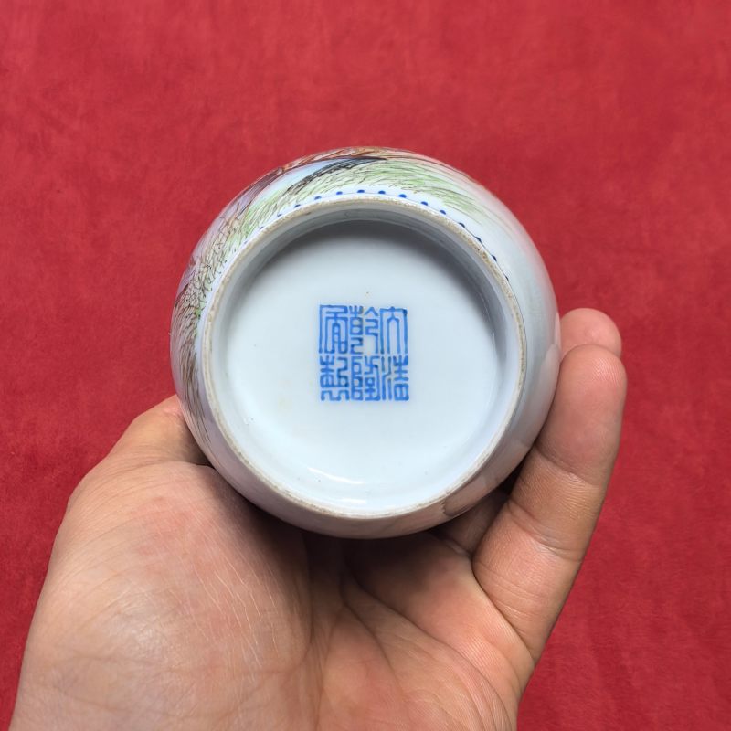 民国 仿珐琅彩雉鸡牡丹图瓶 - 图13