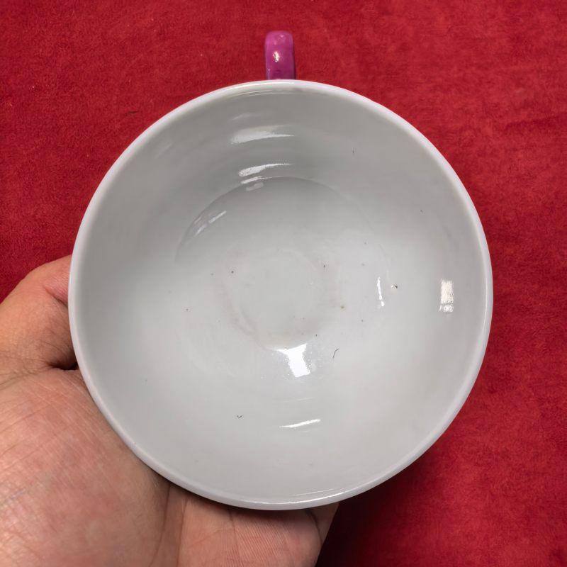 民国 胭脂红地轧道赶珠龙纹把杯一对 - 图9