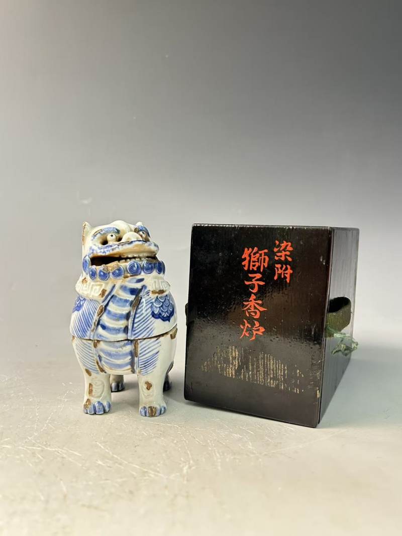 明天启 青花瑞兽香薰（日本老盒包） - 图6