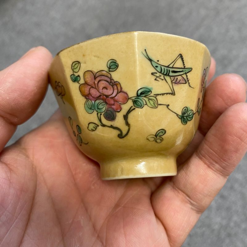清晚期 米黄地飞黄腾达纹八方小杯 - 图7