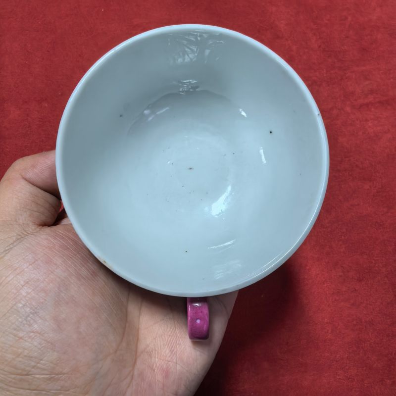 民国 胭脂红地轧道赶珠龙纹把杯一对 - 图16