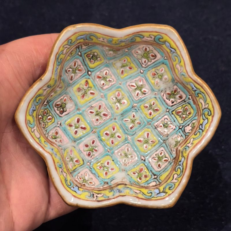 清同治 粉彩花卉纹高约足盘 - 图4