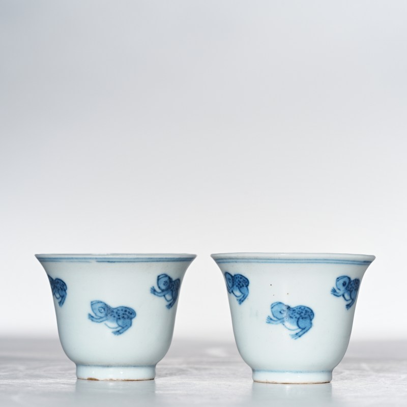 明晚期 青花青蛙杯两只 - 图2