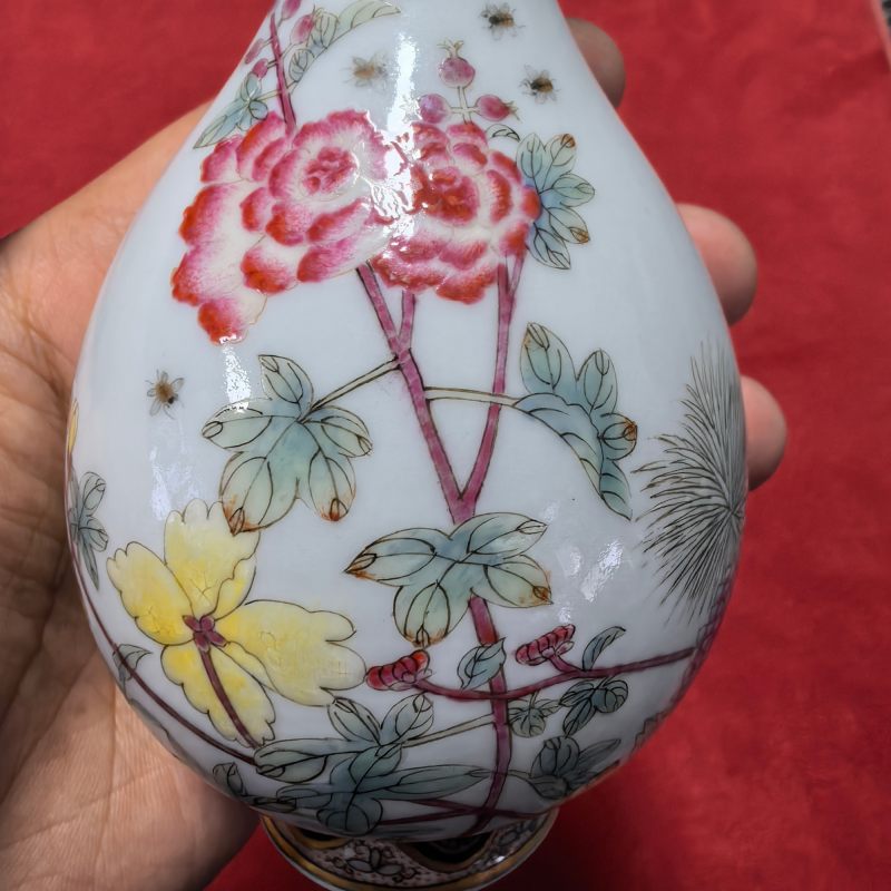民国 粉彩花卉纹瓶 - 图7