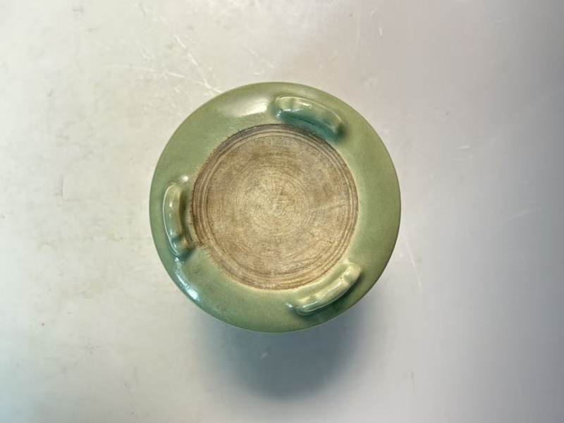 清中期 豆青釉暗刻花卉纹筒式炉 - 图3