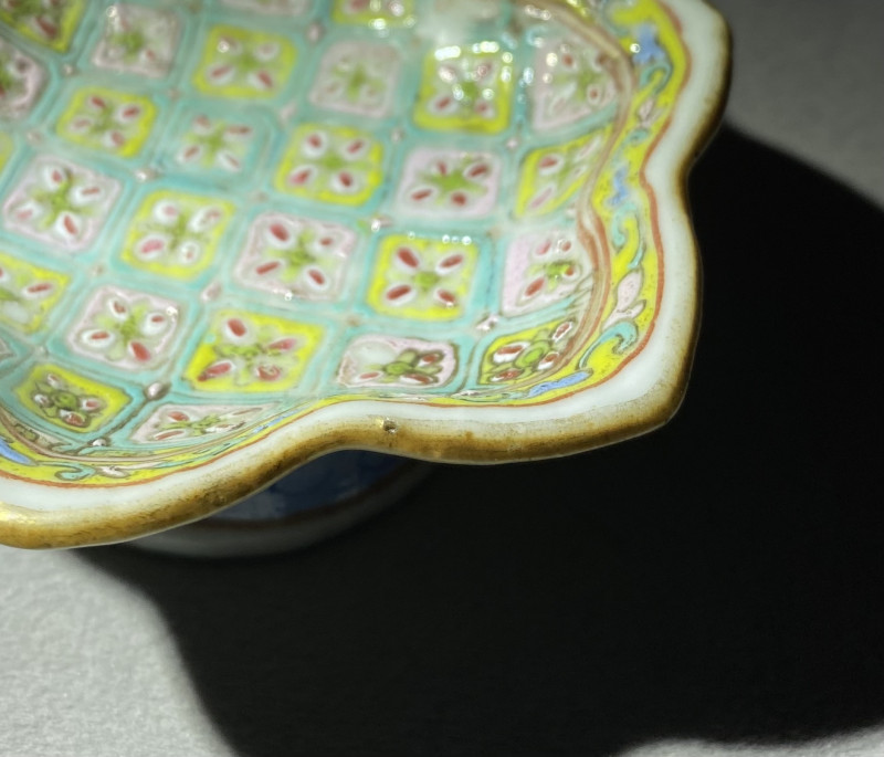 清同治 粉彩花卉纹高约足盘 - 图11