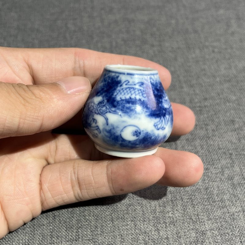 清乾隆唐英风格青花云龙纹鸟石罐 - 图5