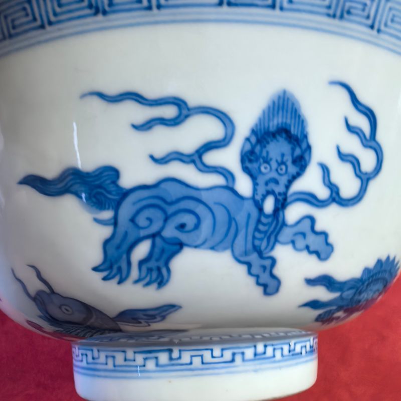 清道光 青花海怪纹大碗 - 图10