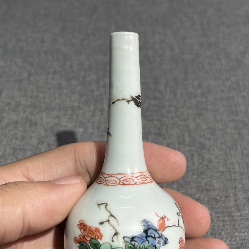 清康熙五彩花卉赏瓶 - 图8