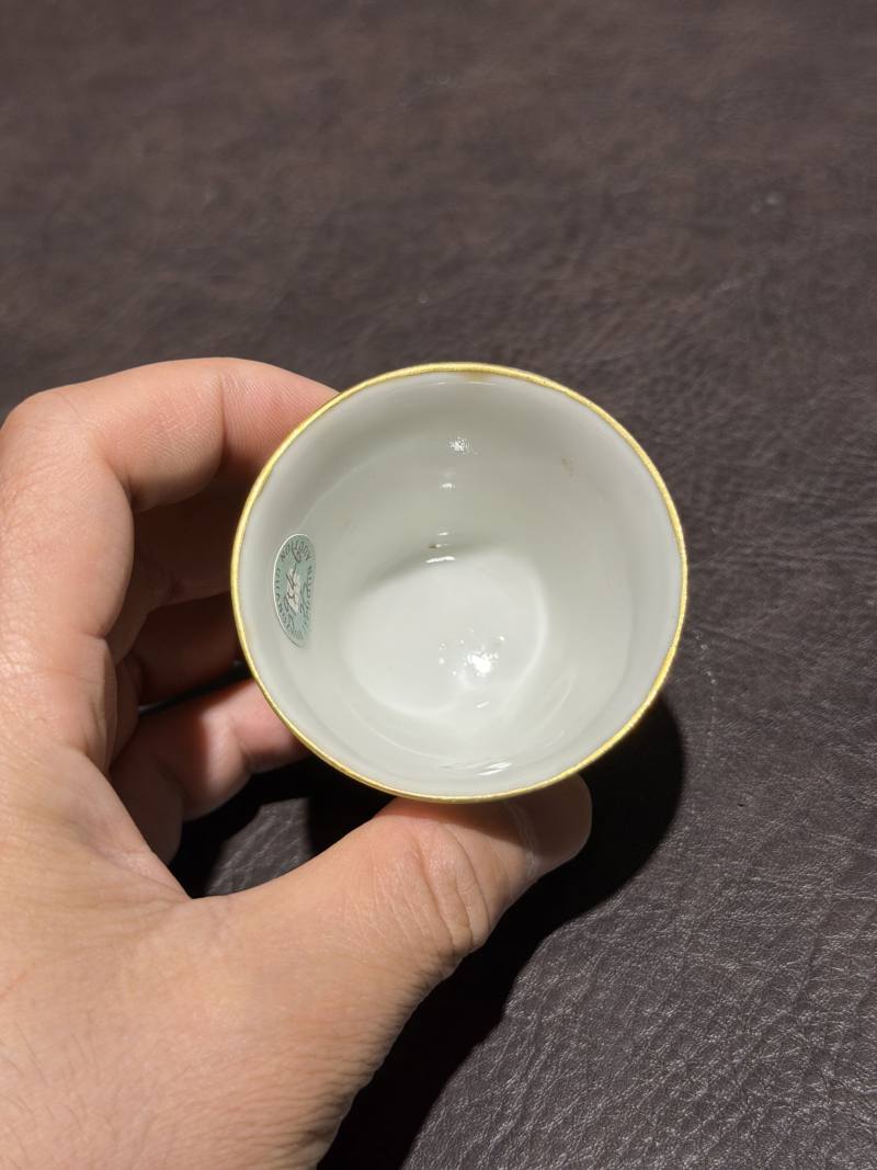 清同治粉彩虫草茶杯一对-多宝古瓷宝典