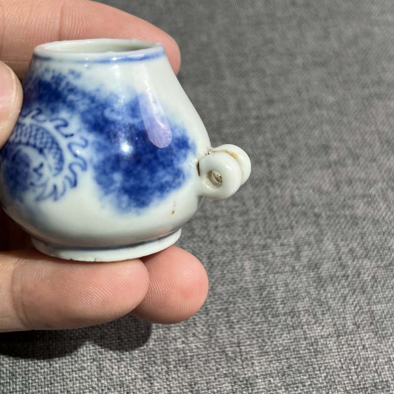 清乾隆唐英风格青花云龙纹鸟石罐 - 图10