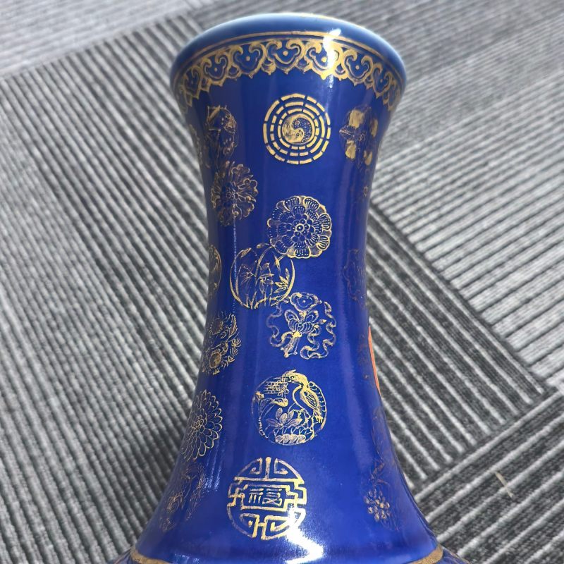 清光绪 霁蓝釉描金皮球花纹赏瓶 - 图7