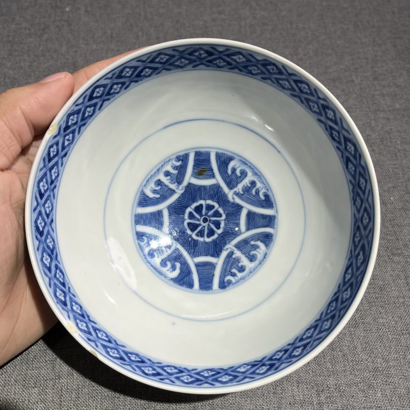 清光绪青花云鹤八卦纹碗 - 图6