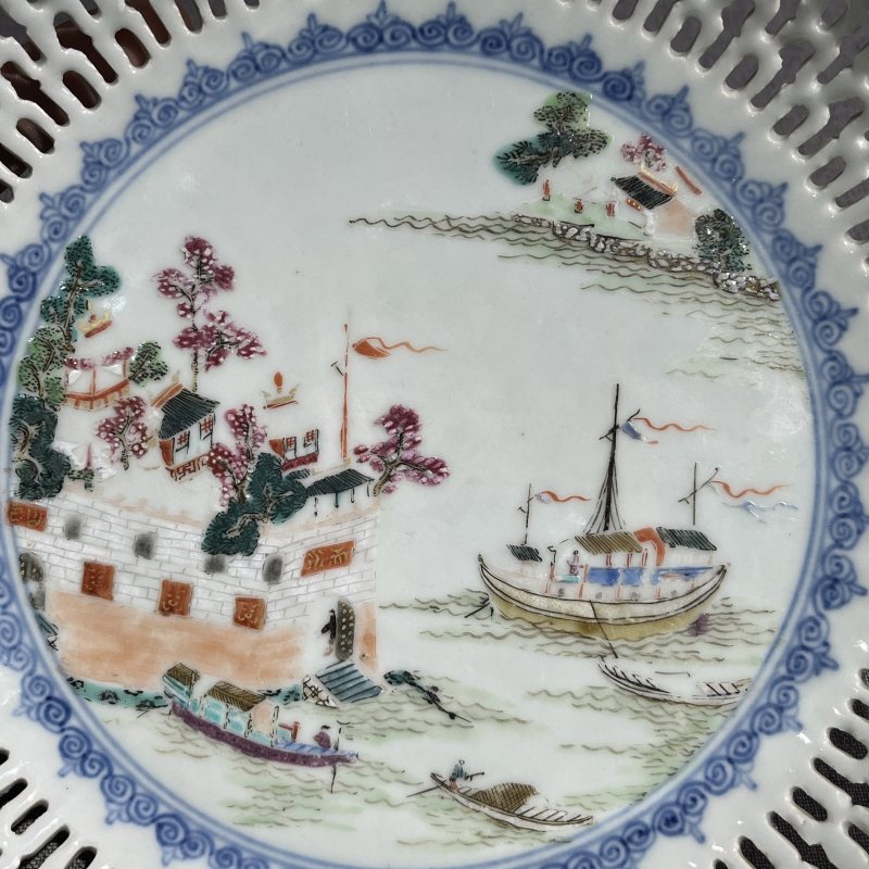 清乾隆粉彩风景镂空盘 - 图5