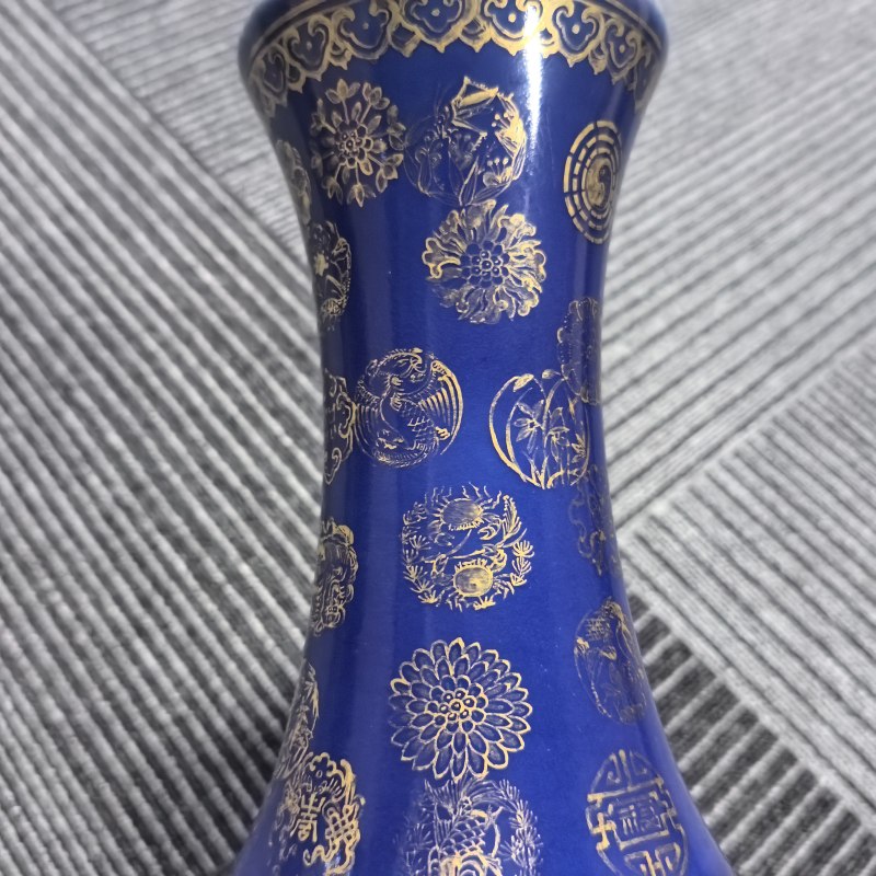 清光绪 霁蓝釉描金皮球花纹赏瓶 - 图8