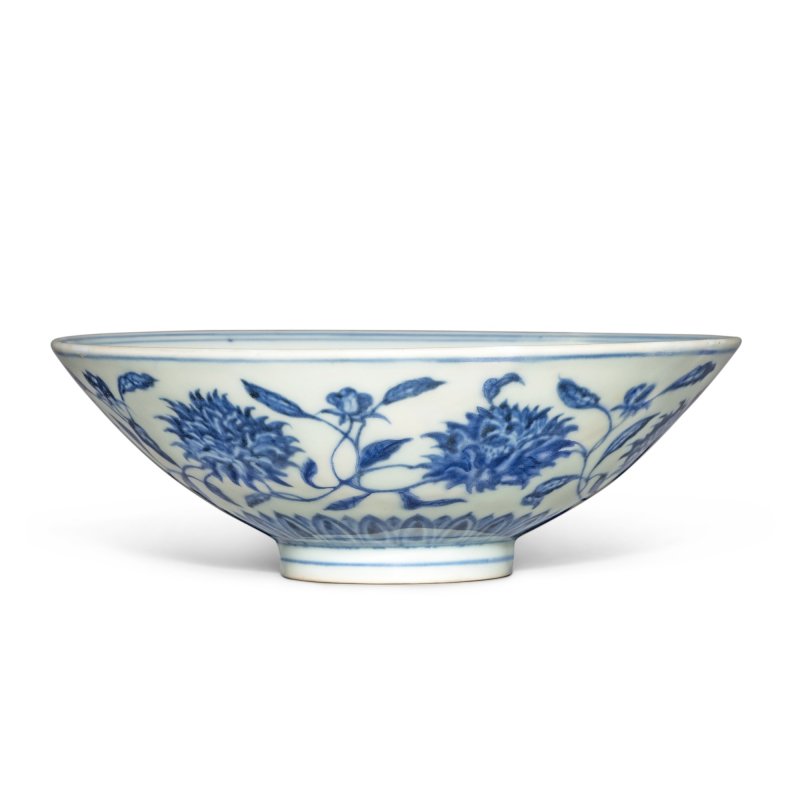 明宣德 青花纏枝花卉紋笠式盌 《大明宣德年製》款 - 图3
