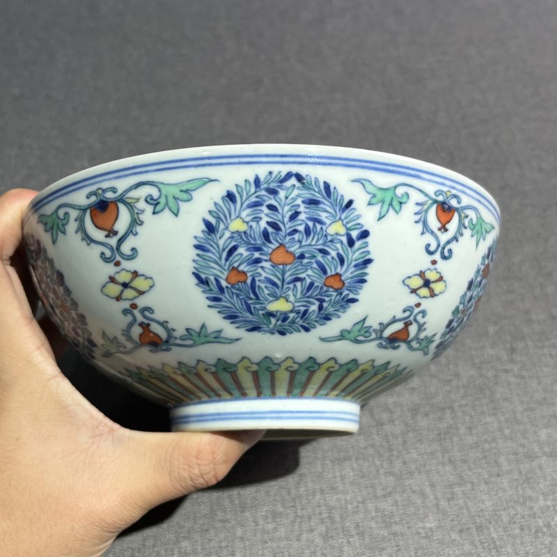 清乾隆斗彩花卉纹碗 - 图4
