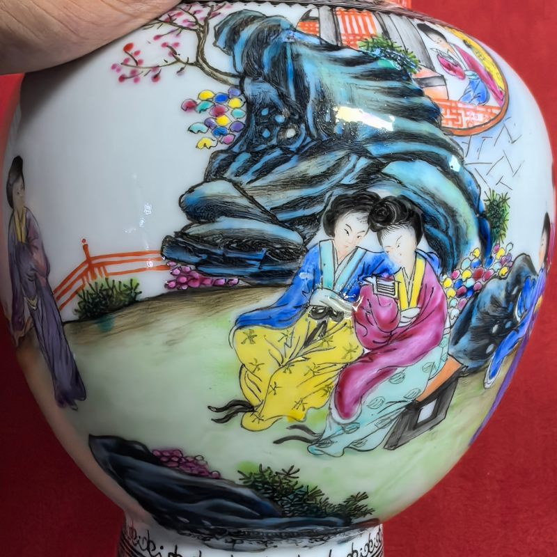 民国 粉彩庭院仕女鱼篓尊 - 图7