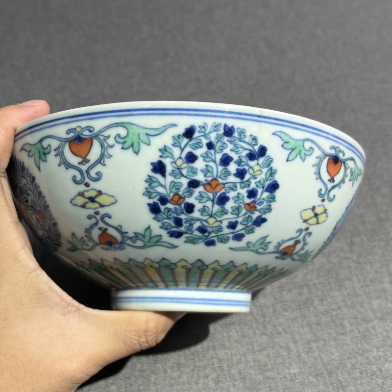 清乾隆斗彩花卉纹碗 - 图5