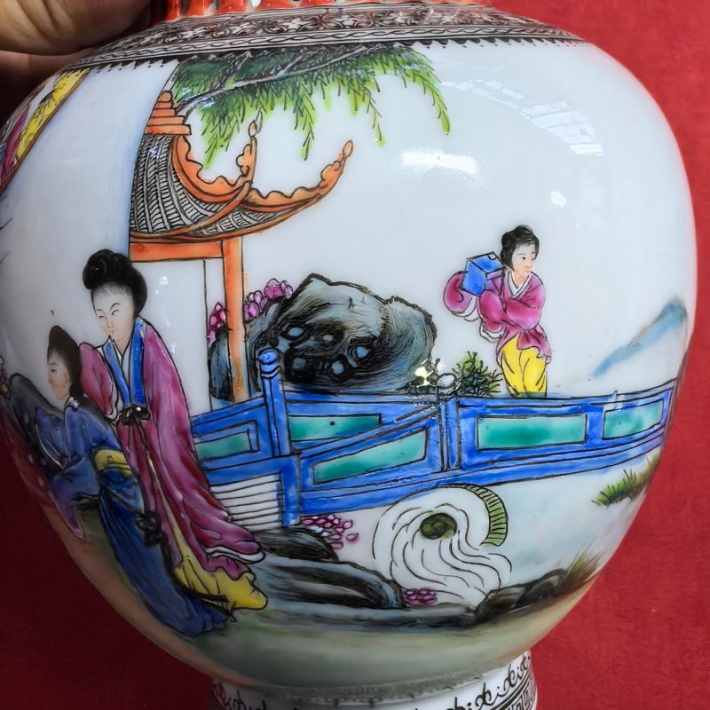 民国 粉彩庭院仕女鱼篓尊 - 图8
