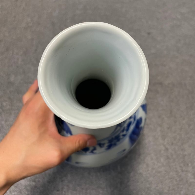 明崇祯 青花竹林七贤赏瓶 - 图6