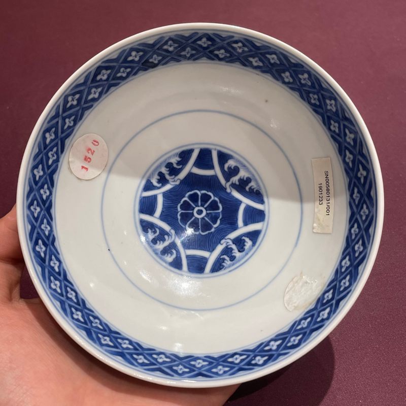清光绪 青花云鹤八卦纹碗 - 图8