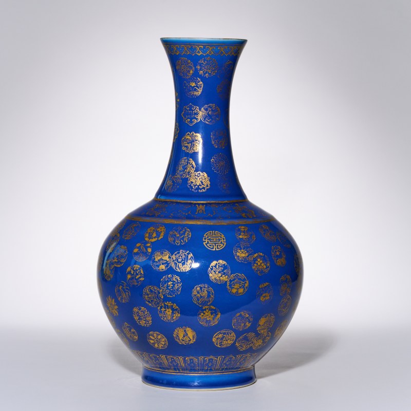 清光绪 霁蓝釉描金皮球花纹赏瓶 - 图3