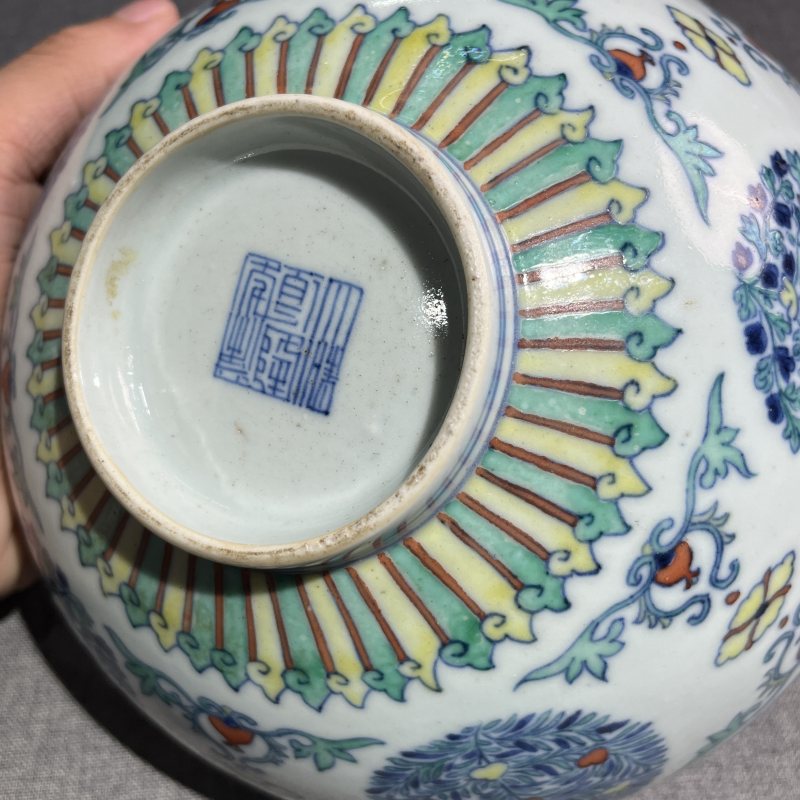 清乾隆斗彩花卉纹碗 - 图11