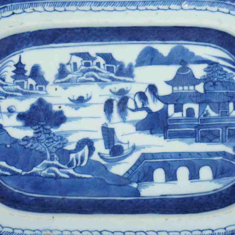 清乾隆青花山水温盘 - 图2