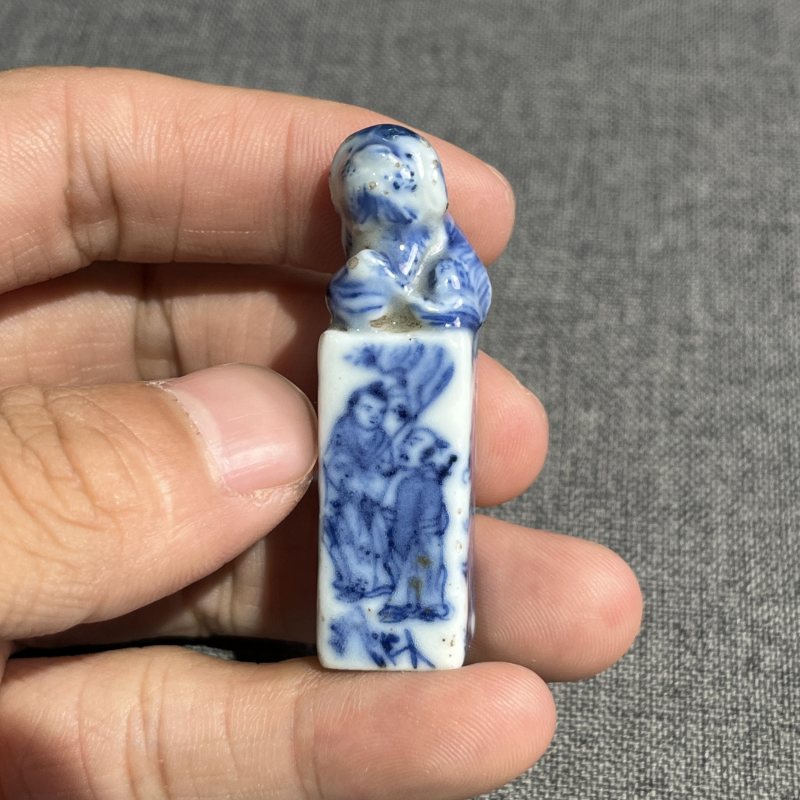 清中期青花人物印章一对 - 图5